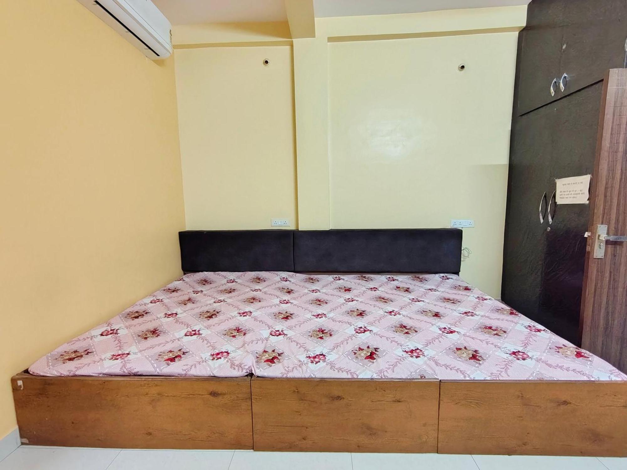 Anand Yatri Grah - Home Stay, Ujjain Ngoại thất bức ảnh